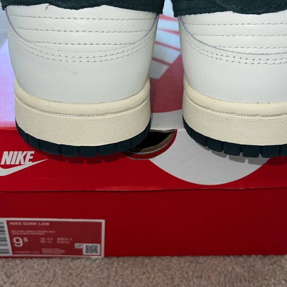 Dunk Low Sz 9.5! - Picture 2 of 8